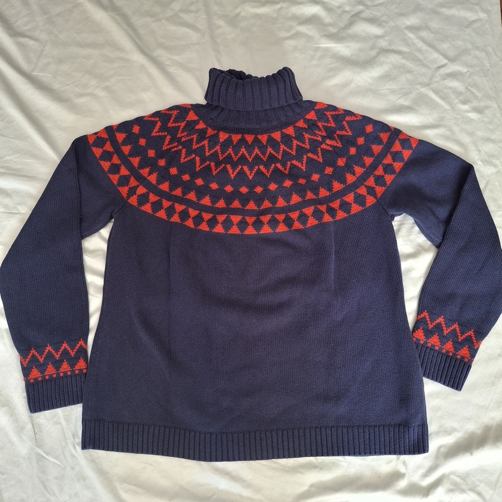 Duluth Trading Co Navy and Red Turtleneck Sweater